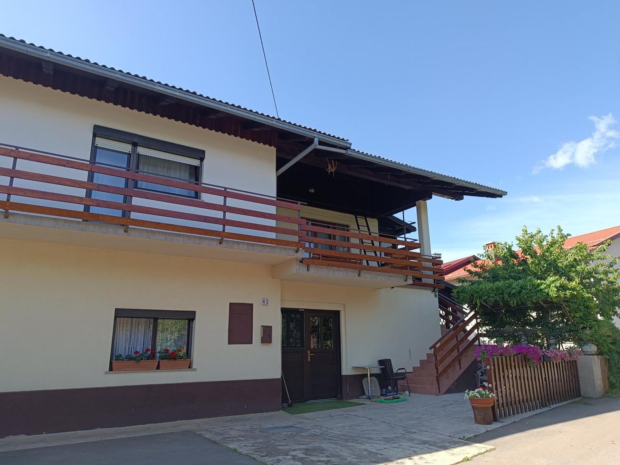 Apartma Mihatovi Pivka Buitenkant foto